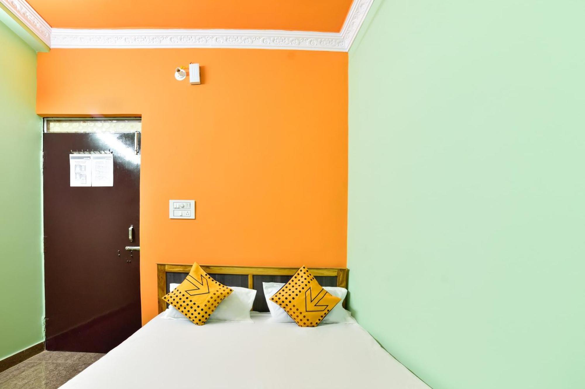 Spot On Devlok Guest House Patna  Exteriör bild